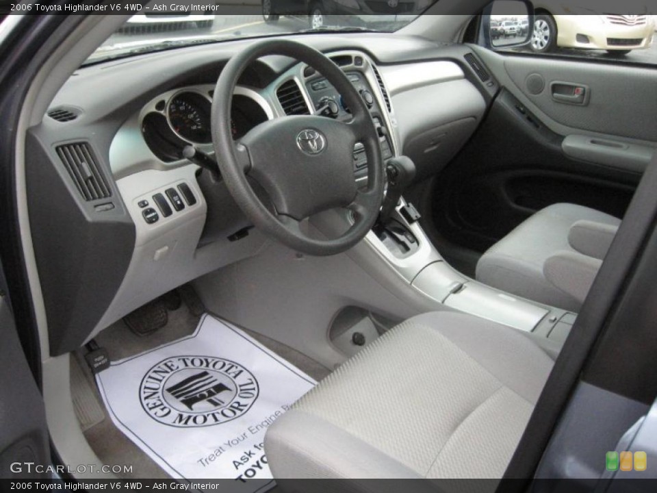 Ash Gray Interior Prime Interior for the 2006 Toyota Highlander V6 4WD #40701573