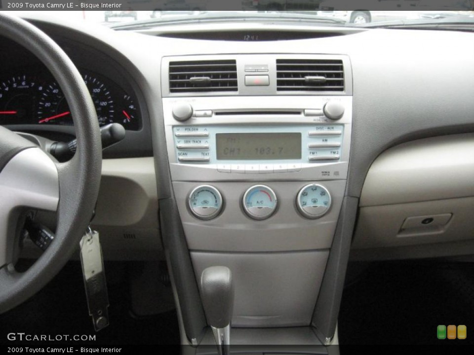 Bisque Interior Controls for the 2009 Toyota Camry LE #40702596