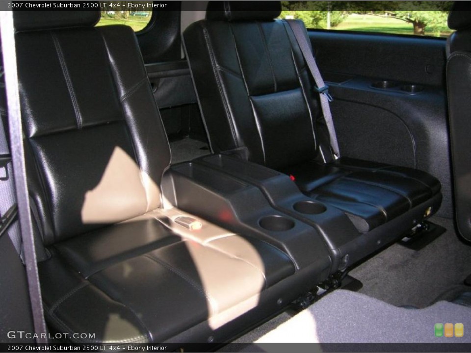Ebony Interior Photo for the 2007 Chevrolet Suburban 2500 LT 4x4 #40703725