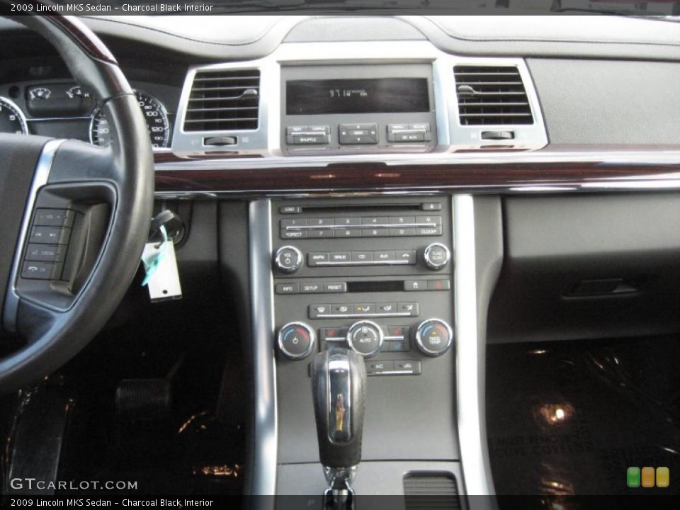 Charcoal Black Interior Controls for the 2009 Lincoln MKS Sedan #40704241
