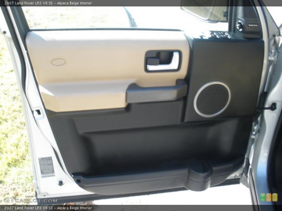 Alpaca Beige Interior Door Panel for the 2007 Land Rover LR3 V8 SE #40708081