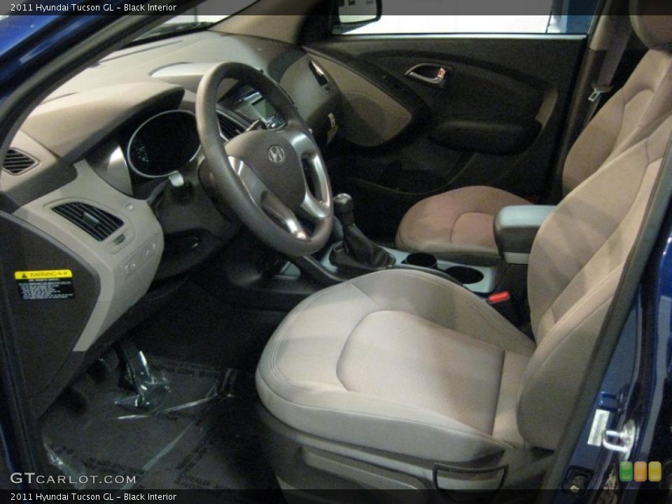 Black Interior Photo for the 2011 Hyundai Tucson GL #40709385