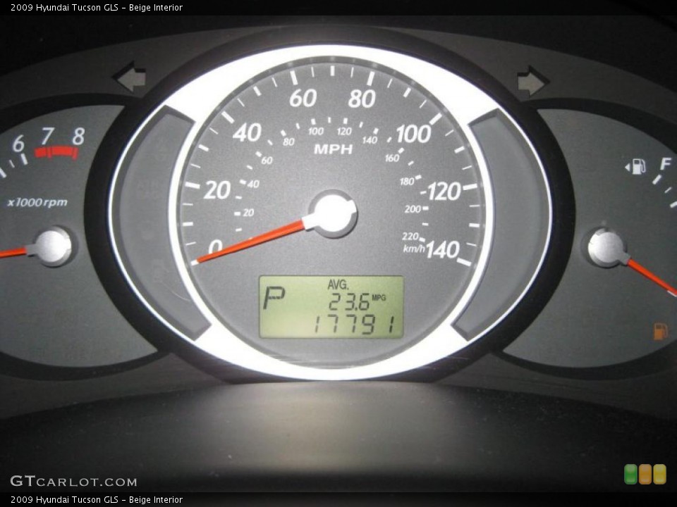 Beige Interior Gauges for the 2009 Hyundai Tucson GLS #40709557