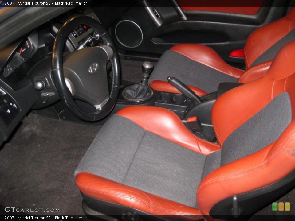 Black/Red Interior Photo for the 2007 Hyundai Tiburon SE #40709609