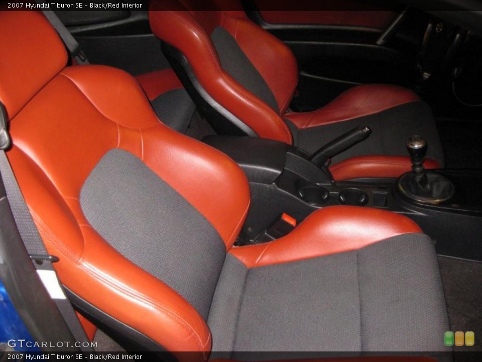 Black/Red Interior Photo for the 2007 Hyundai Tiburon SE #40709625