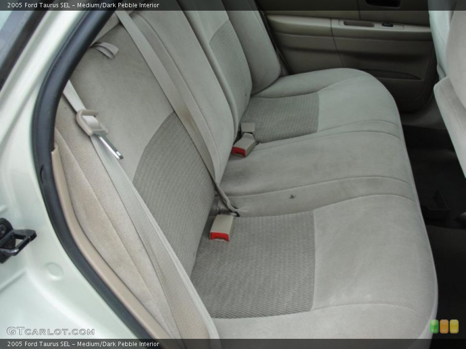 Medium/Dark Pebble Interior Photo for the 2005 Ford Taurus SEL #40718758