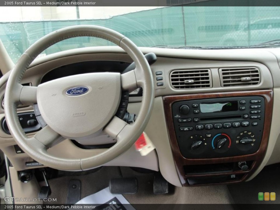 Medium/Dark Pebble Interior Dashboard for the 2005 Ford Taurus SEL #40718870