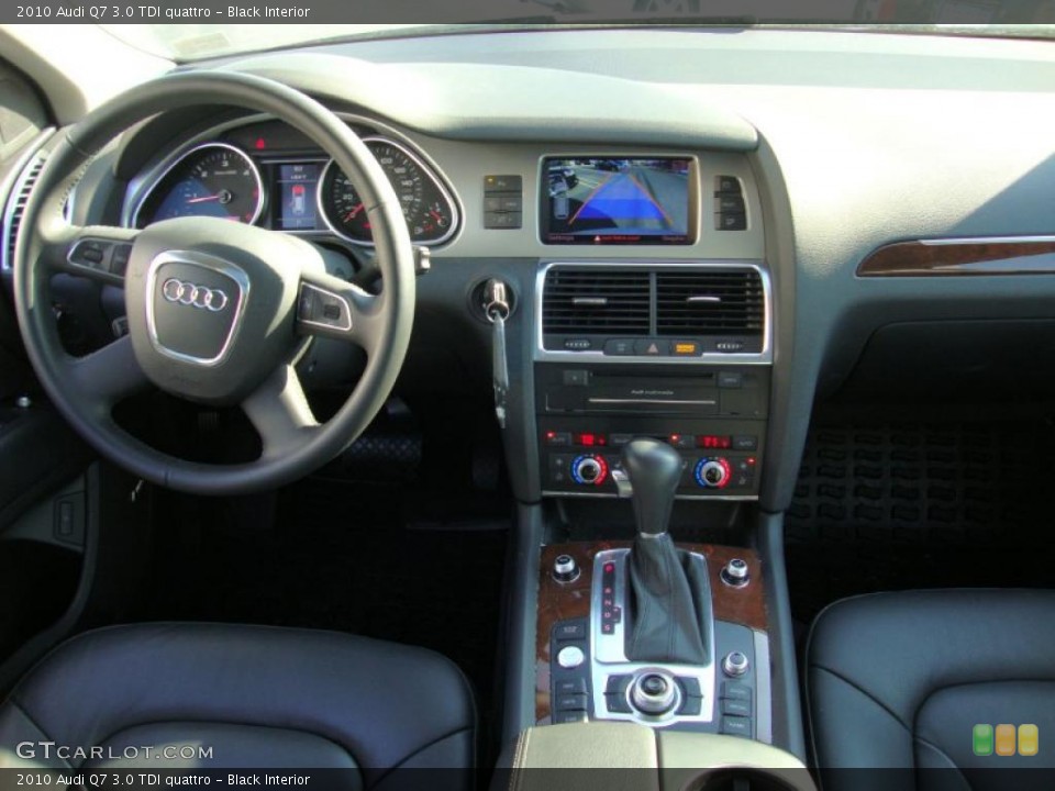 Black Interior Dashboard for the 2010 Audi Q7 3.0 TDI quattro #40725638