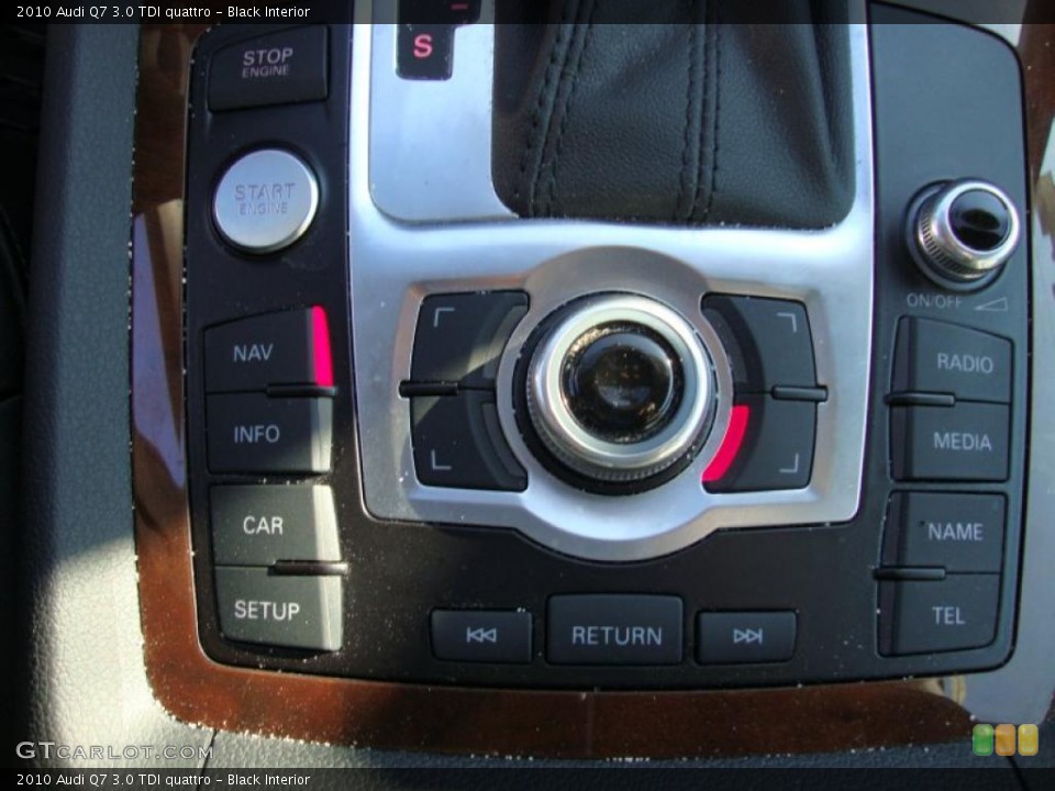 Black Interior Controls for the 2010 Audi Q7 3.0 TDI quattro #40725866