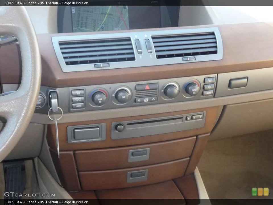 Beige III Interior Controls for the 2002 BMW 7 Series 745Li Sedan #40726606