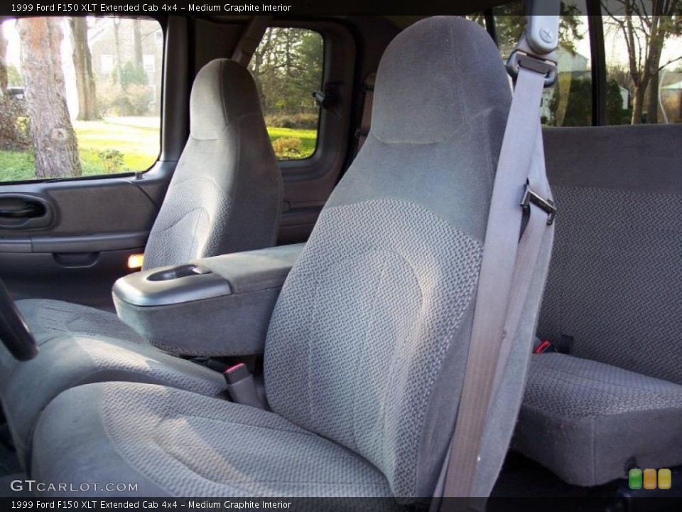Medium Graphite Interior Photo for the 1999 Ford F150 XLT Extended Cab 4x4 #40737087