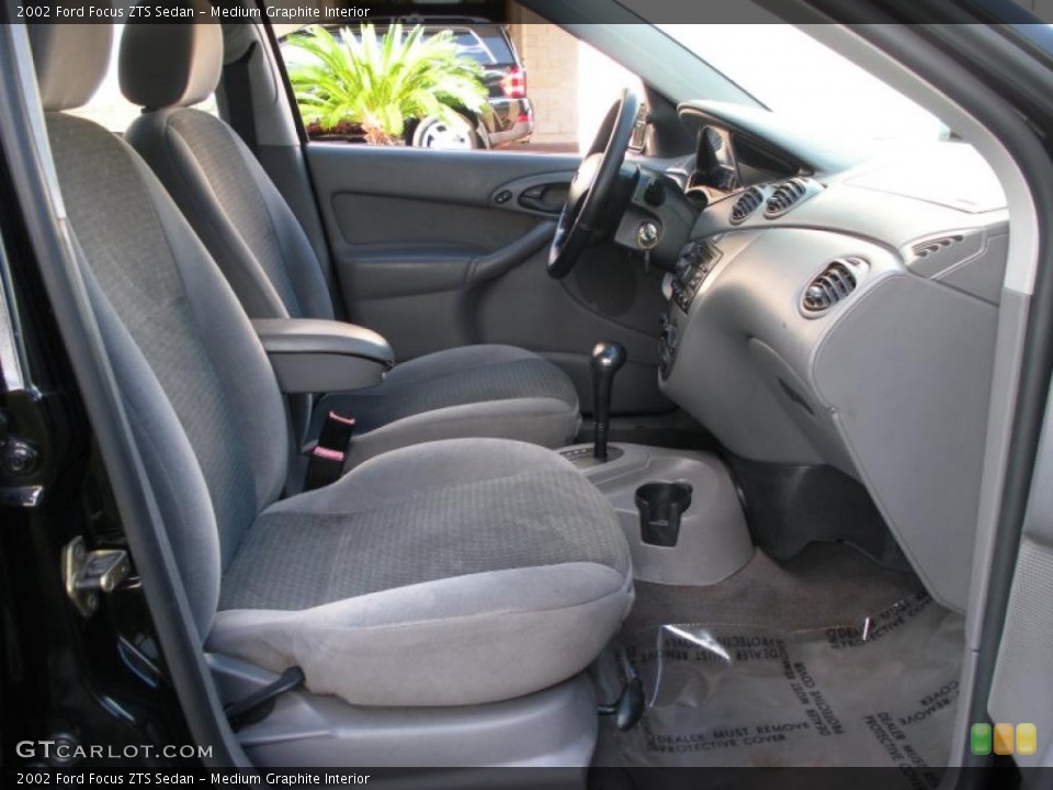 Medium Graphite Interior Photo for the 2002 Ford Focus ZTS Sedan #40737779