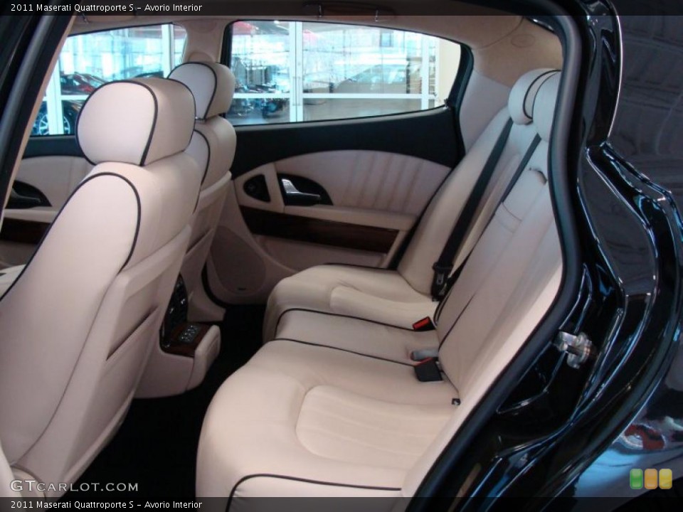 Avorio 2011 Maserati Quattroporte Interiors