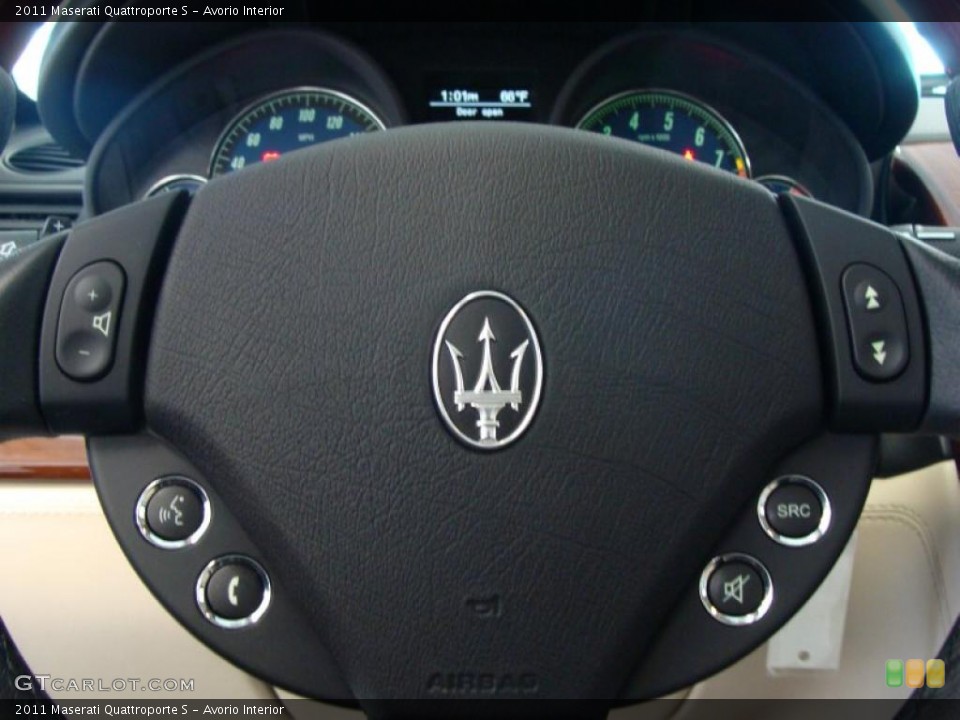 Avorio Interior Controls for the 2011 Maserati Quattroporte S #40745652