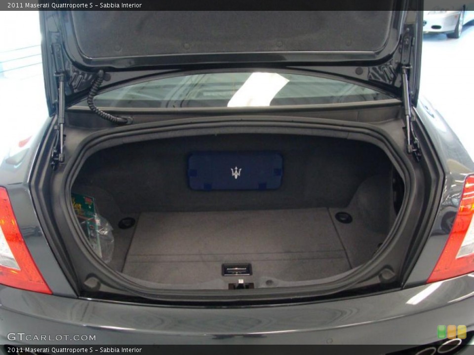 Sabbia Interior Trunk for the 2011 Maserati Quattroporte S #40746056