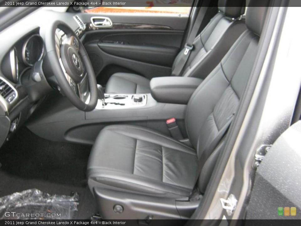 Black Interior Photo for the 2011 Jeep Grand Cherokee Laredo X Package 4x4 #40750744