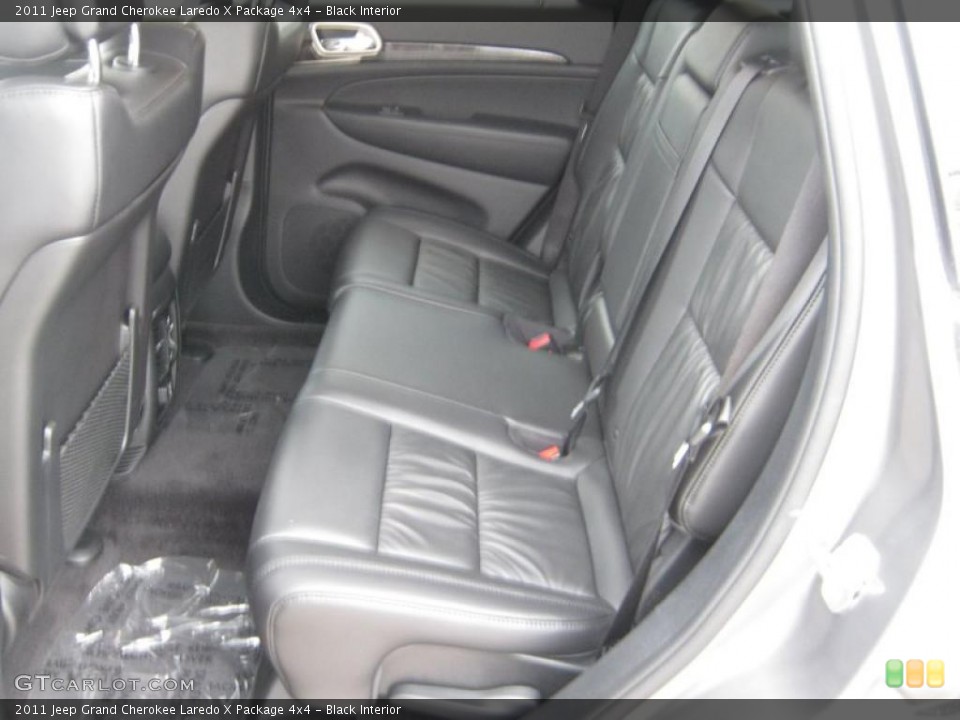 Black Interior Photo for the 2011 Jeep Grand Cherokee Laredo X Package 4x4 #40750760