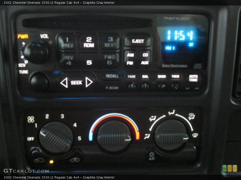 Graphite Gray Interior Controls for the 2002 Chevrolet Silverado 1500 LS Regular Cab 4x4 #40760387