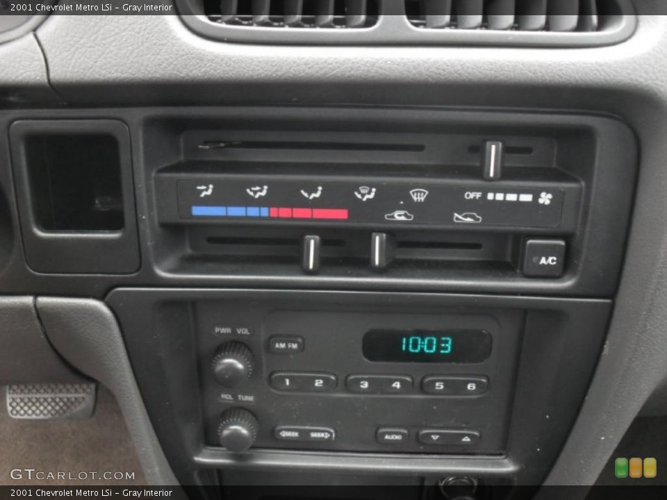 Gray Interior Controls for the 2001 Chevrolet Metro LSi #40775391