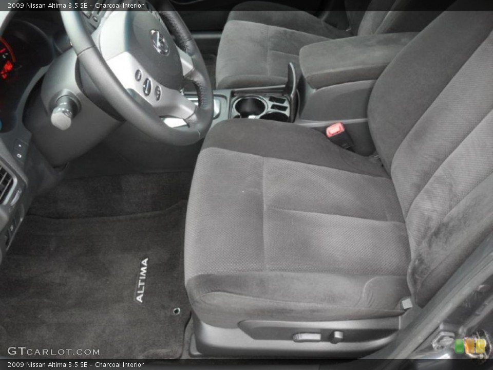 Charcoal Interior Photo for the 2009 Nissan Altima 3.5 SE #40776607