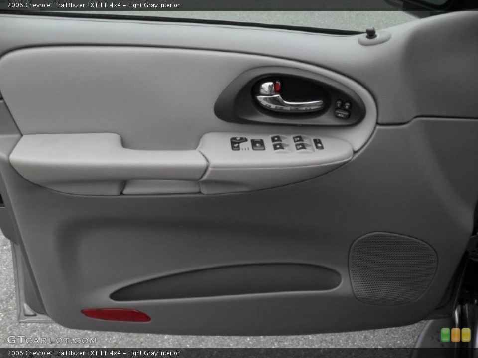 Light Gray Interior Door Panel for the 2006 Chevrolet TrailBlazer EXT LT 4x4 #40777007