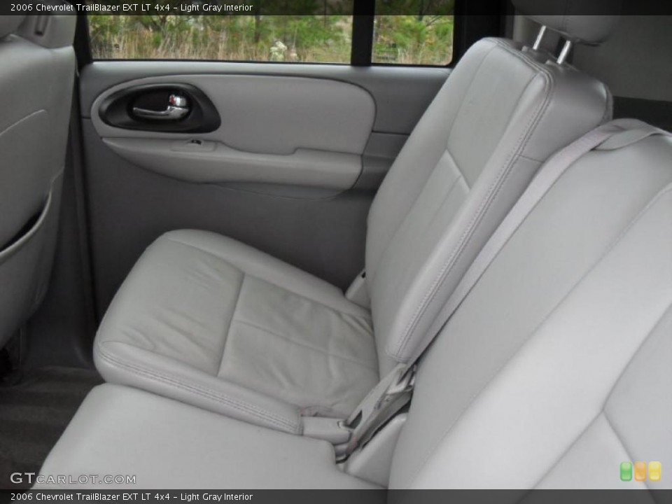 Light Gray Interior Photo for the 2006 Chevrolet TrailBlazer EXT LT 4x4 #40777155