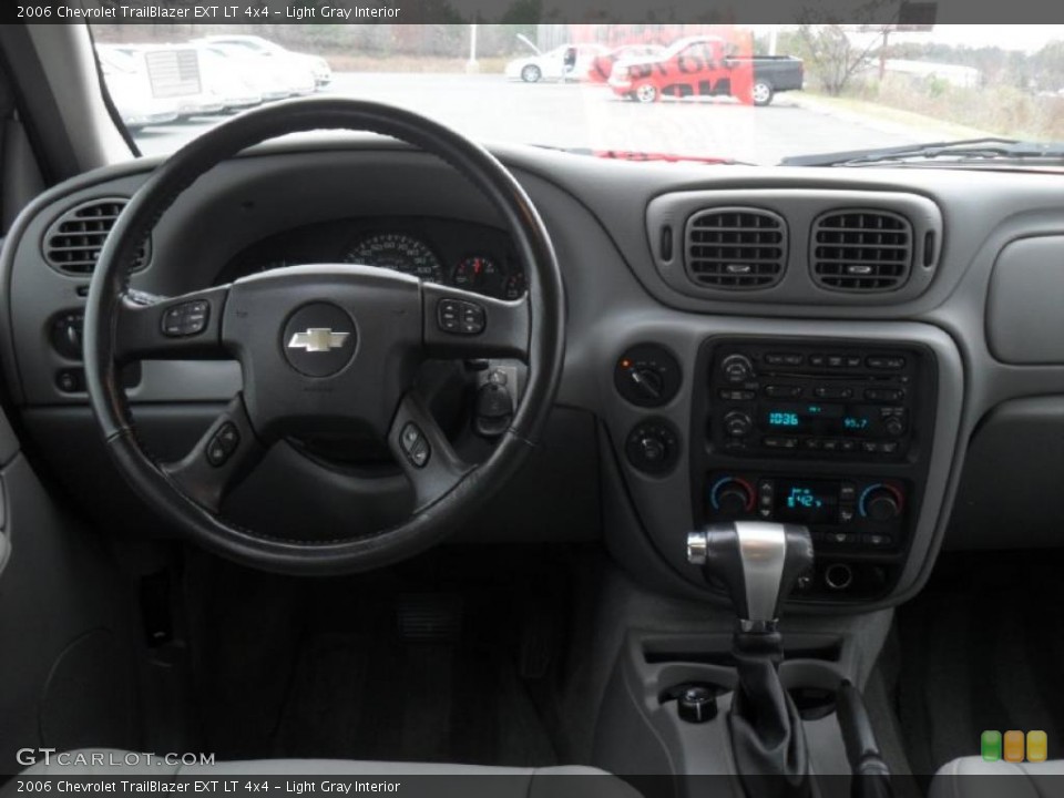 Light Gray Interior Dashboard for the 2006 Chevrolet TrailBlazer EXT LT 4x4 #40777171