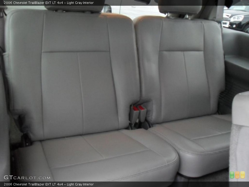 Light Gray Interior Photo for the 2006 Chevrolet TrailBlazer EXT LT 4x4 #40777247