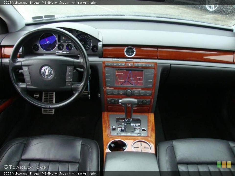 Anthracite Interior Dashboard for the 2005 Volkswagen Phaeton V8 4Motion Sedan #40777487