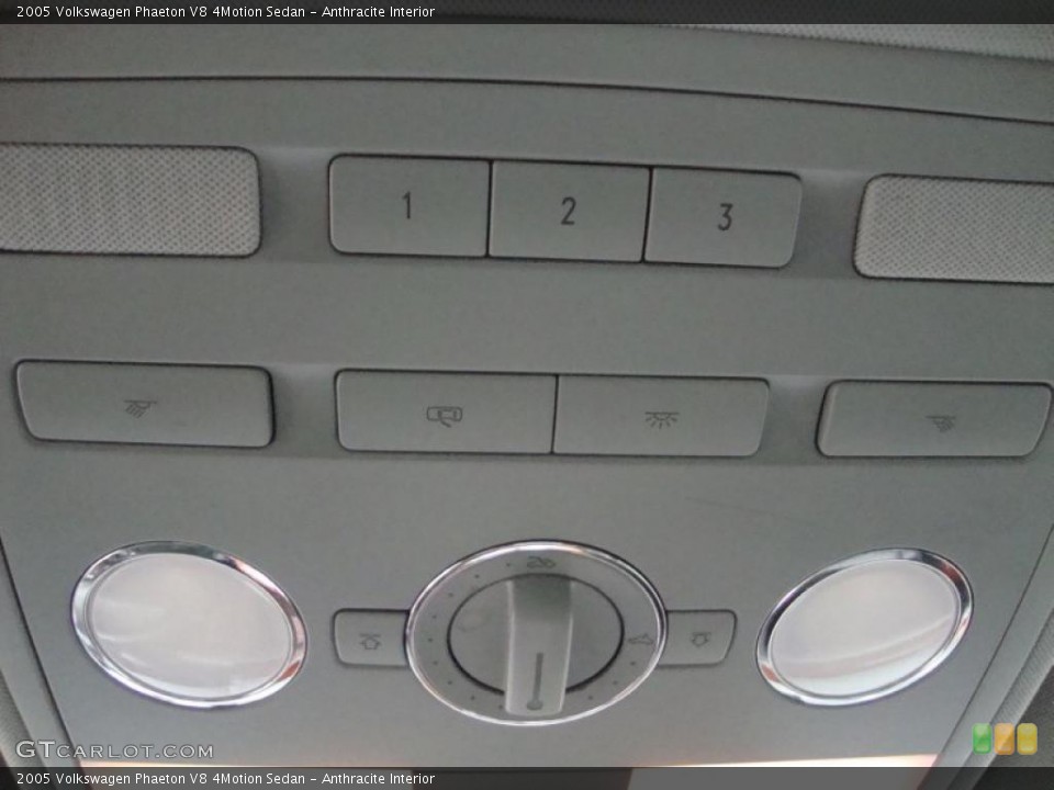 Anthracite Interior Controls for the 2005 Volkswagen Phaeton V8 4Motion Sedan #40777771