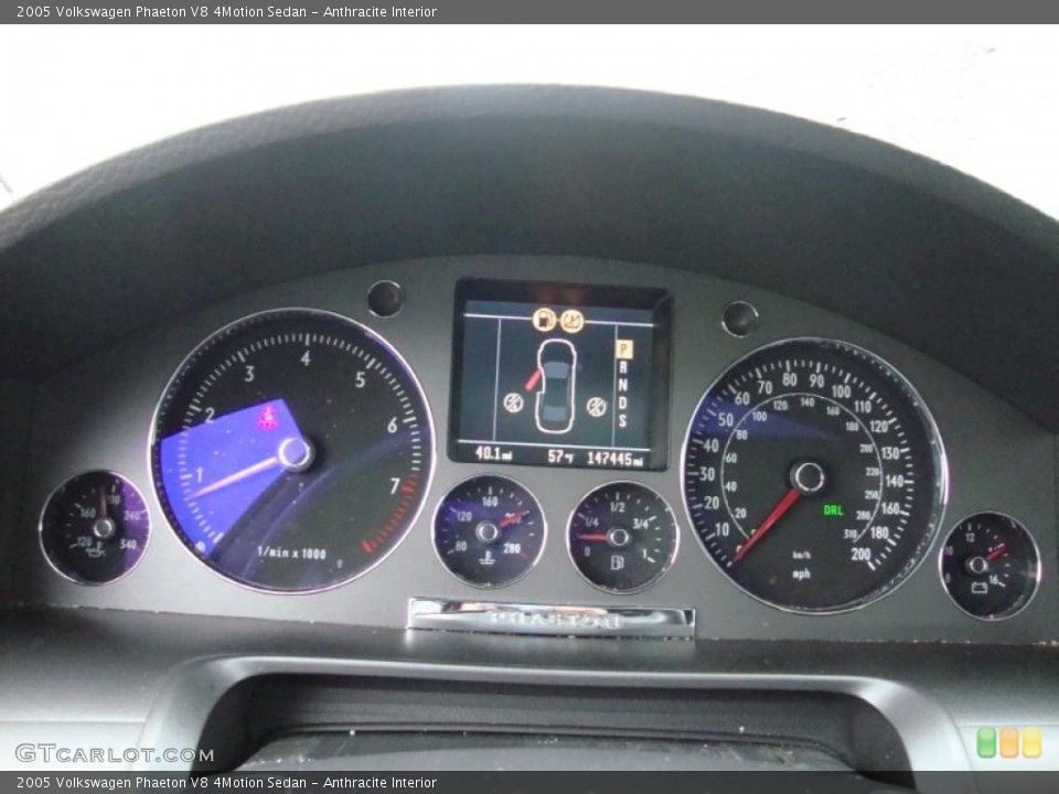 Anthracite Interior Gauges for the 2005 Volkswagen Phaeton V8 4Motion Sedan #40777799