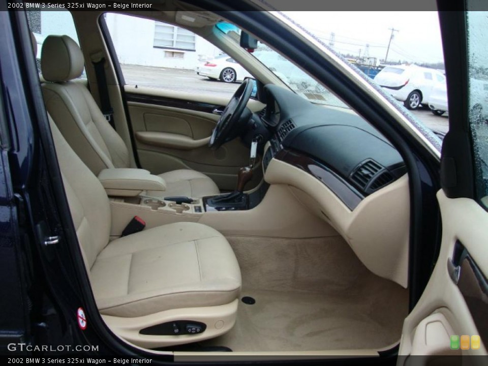 Beige Interior Photo for the 2002 BMW 3 Series 325xi Wagon #40778971