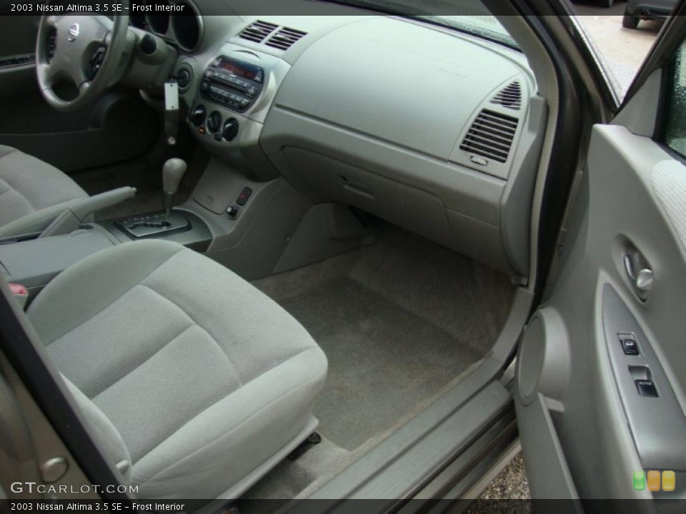 Frost Interior Photo for the 2003 Nissan Altima 3.5 SE #40780639