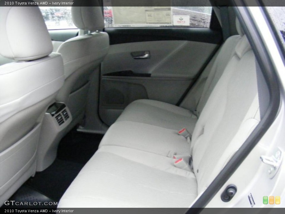 Ivory Interior Photo for the 2010 Toyota Venza AWD #40783047