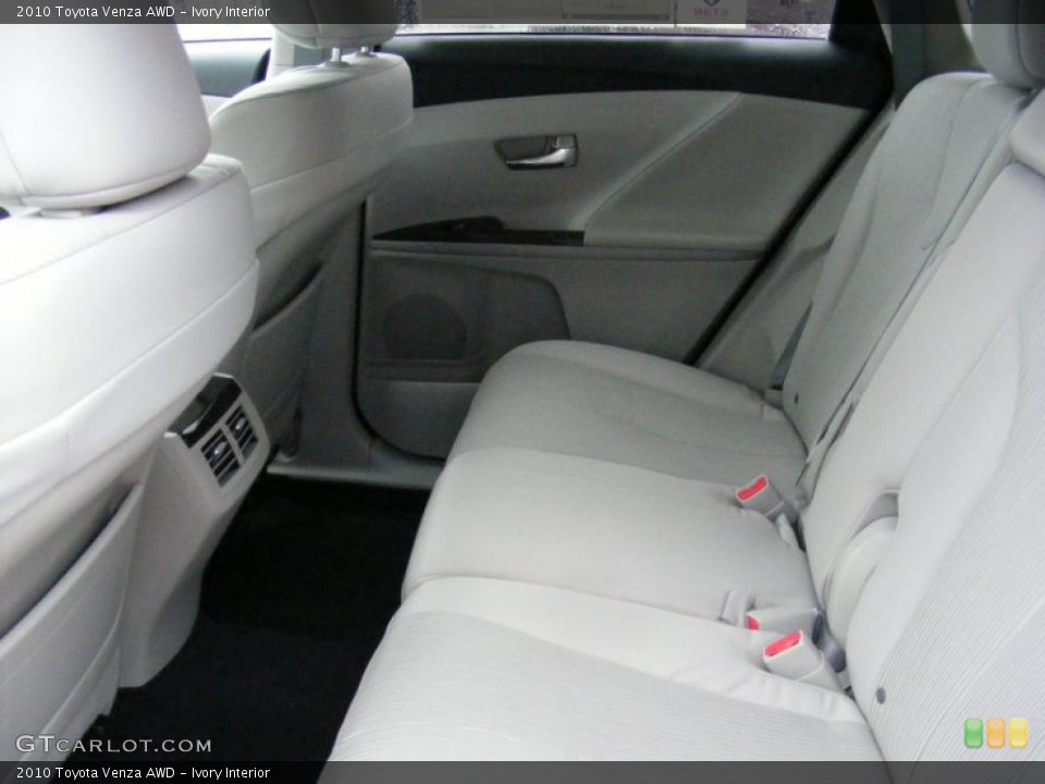 Ivory Interior Photo for the 2010 Toyota Venza AWD #40783063