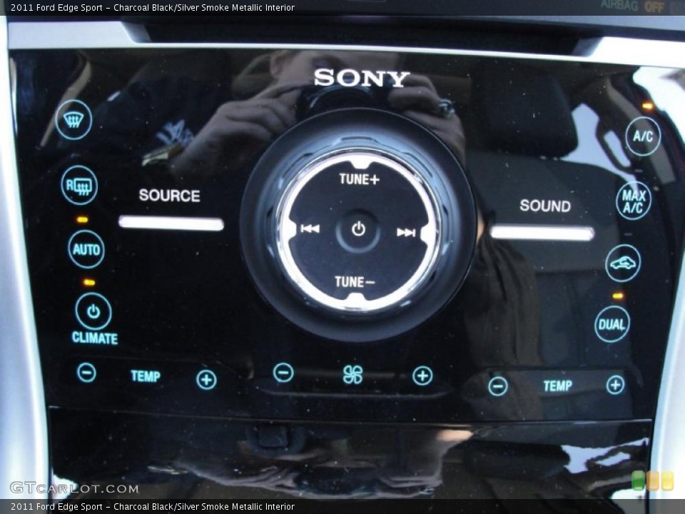 Charcoal Black/Silver Smoke Metallic Interior Controls for the 2011 Ford Edge Sport #40790251