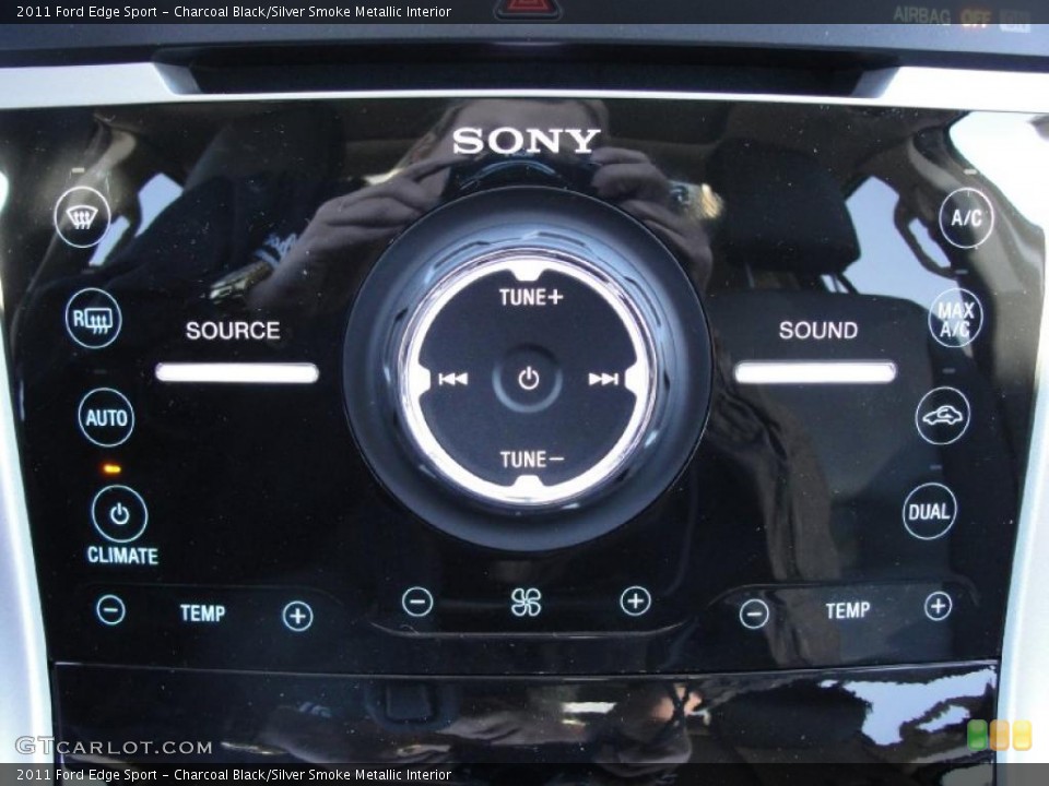 Charcoal Black/Silver Smoke Metallic Interior Controls for the 2011 Ford Edge Sport #40792887