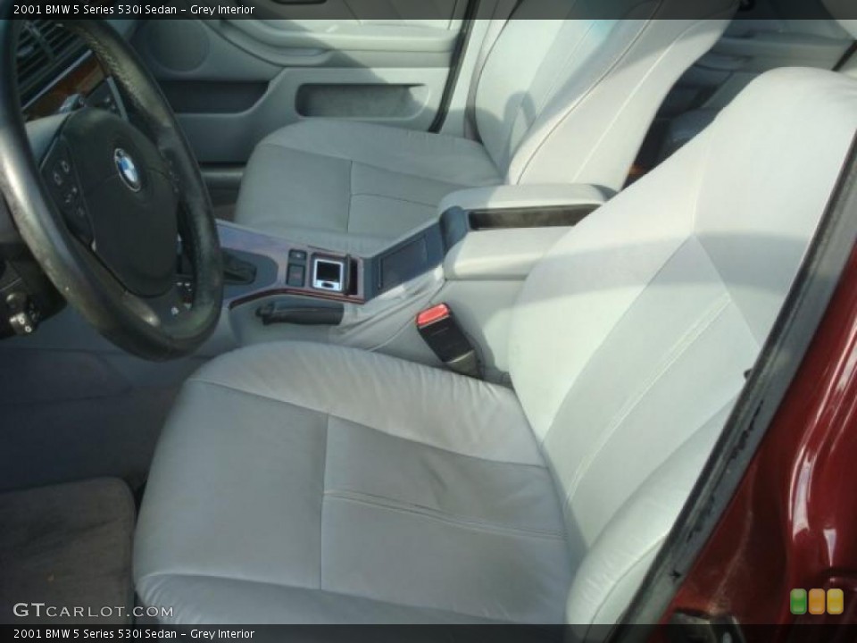 Grey Interior Photo for the 2001 BMW 5 Series 530i Sedan #40793431
