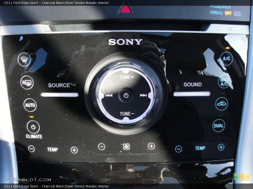 Charcoal Black/Silver Smoke Metallic Interior Controls for the 2011 Ford Edge Sport #40793583