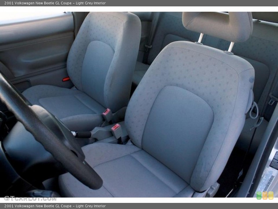 Light Grey Interior Photo for the 2001 Volkswagen New Beetle GL Coupe #40795387