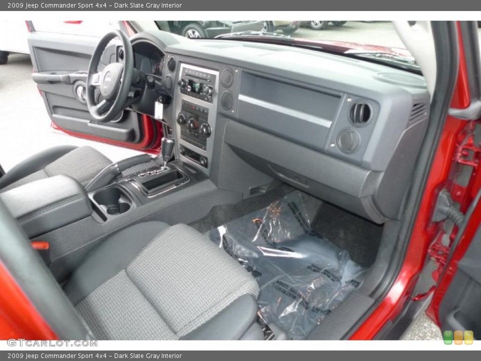 Dark Slate Gray Interior Photo for the 2009 Jeep Commander Sport 4x4 #40801555