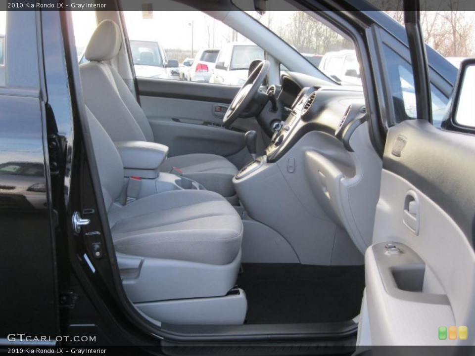 Gray Interior Photo for the 2010 Kia Rondo LX #40803399