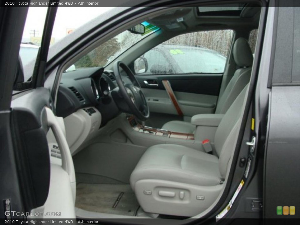 Ash Interior Photo for the 2010 Toyota Highlander Limited 4WD #40804315