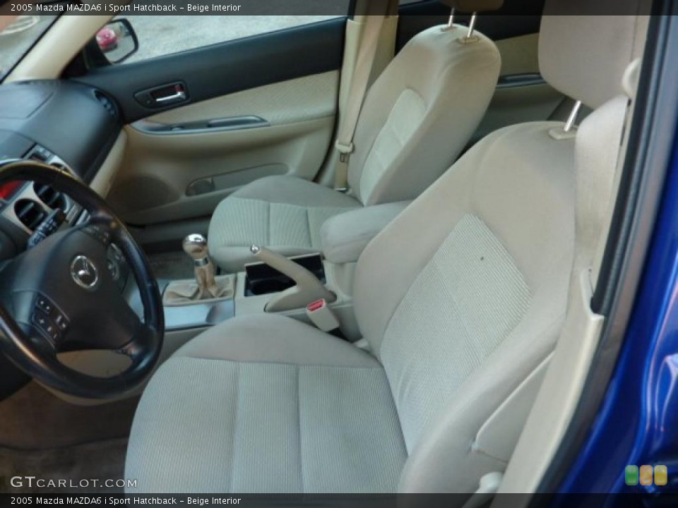 Beige Interior Photo for the 2005 Mazda MAZDA6 i Sport Hatchback #40804903