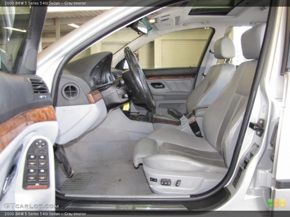 Gray Interior Photo for the 2000 BMW 5 Series 540i Sedan #40806047