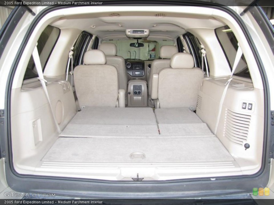 Medium Parchment Interior Trunk for the 2005 Ford Expedition Limited #40809267