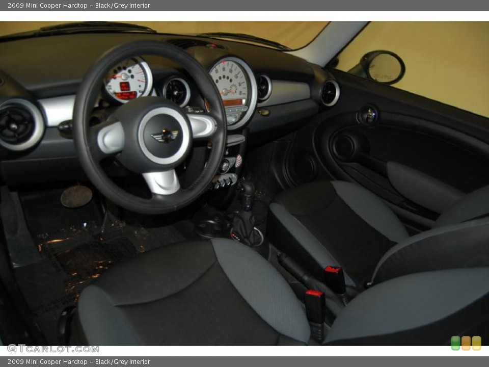 Black/Grey Interior Photo for the 2009 Mini Cooper Hardtop #40809663