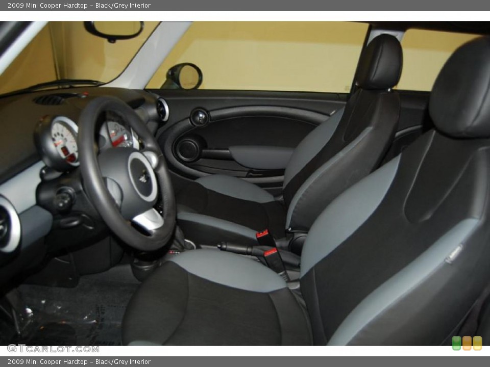 Black/Grey Interior Photo for the 2009 Mini Cooper Hardtop #40809683