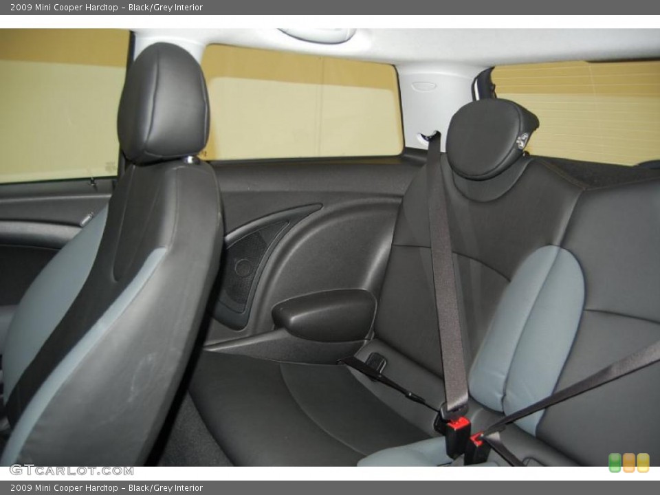 Black/Grey Interior Photo for the 2009 Mini Cooper Hardtop #40809743