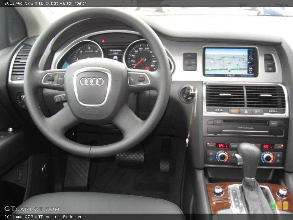 Black Interior Dashboard for the 2011 Audi Q7 3.0 TDI quattro #40810599